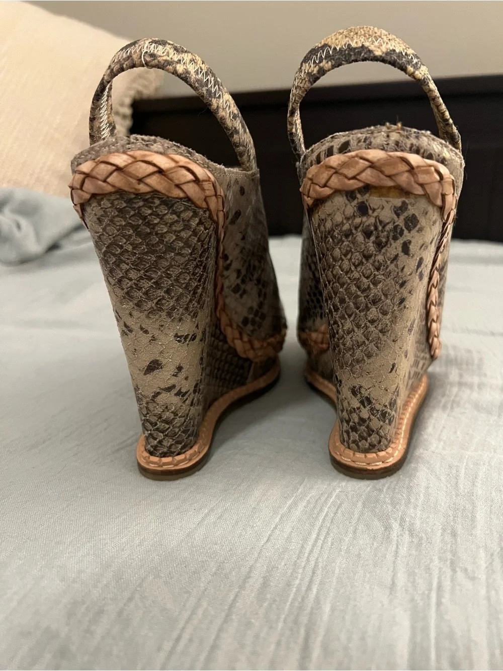 Boutique 9 tall wedge size 6